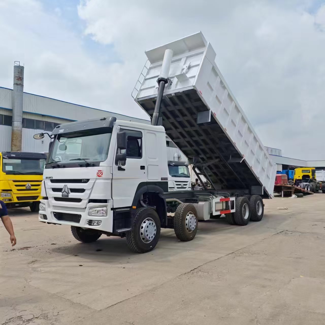 howo 371 84 Dump Truck6.jpg